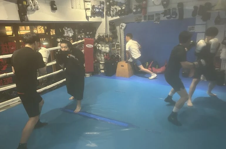    move6/12金曜トレーニング風景【MMA　キックボクシングジム】   