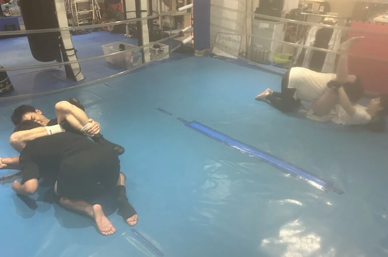    move6/12金曜トレーニング風景【MMA　キックボクシングジム】   