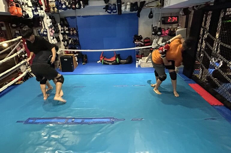   move9/8火曜トレーニング風景【MMA　キックボクシングジム】   